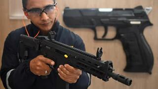 Colombia presentó su fusil de fabricación nacional
