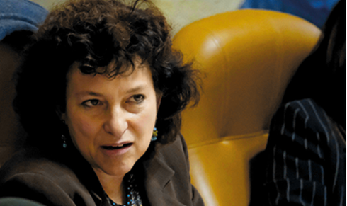 לורה ורטון שלחה שאילתא בשבת למנהל המינהלת למבני דת - וזו התשובה שקיבלה