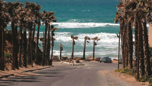 עוד זוכרים את הים? חוף בלו ביי ישודרג בשירותים, מקלחות וקיוסק