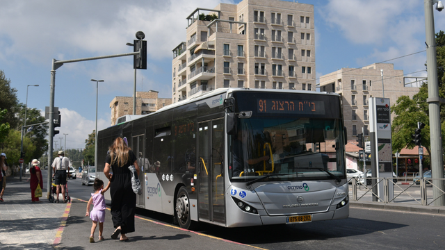 הקו הארוך ביותר בירושלים: האוטובוס הזה יוצא מהתחנה הראשונה ומגיע ליעד ...