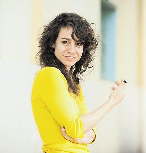 זמרת עצמאית, אבל גרה אצל ההורים במודיעין