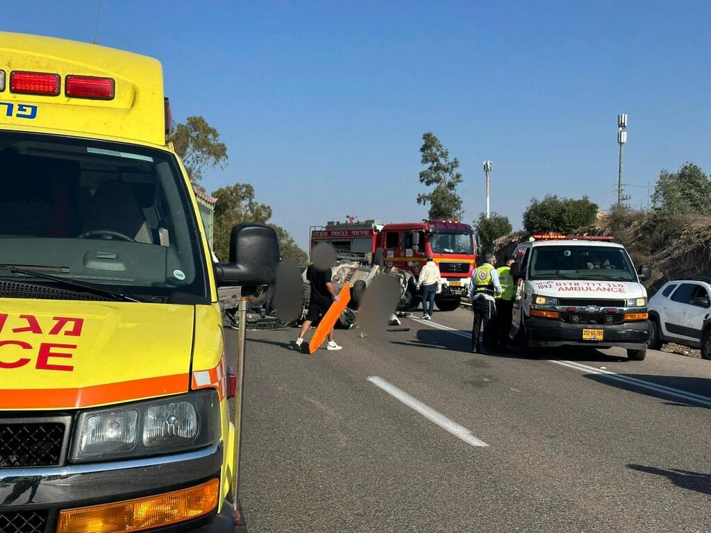حادث طرق بين شاحنة و سيارة في الجنوب