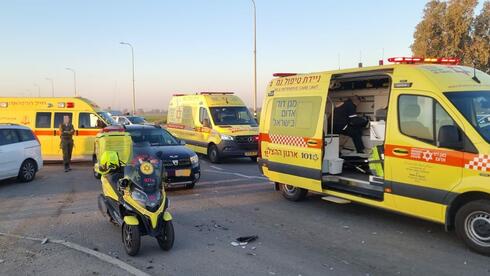 حادث طرق بين سيارة وشاحنة في النقب