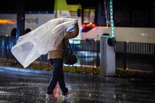 منخفض جوي الخميس ، أمطار غزيرة وأجواء شديدة البرودة