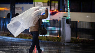منخفض جوي الخميس ، أمطار غزيرة وأجواء شديدة البرودة