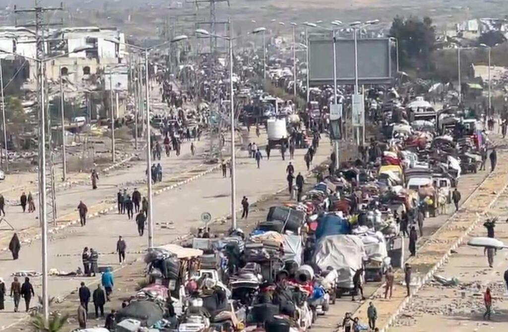 بدء دخول المركبات عبر محور نتساريم