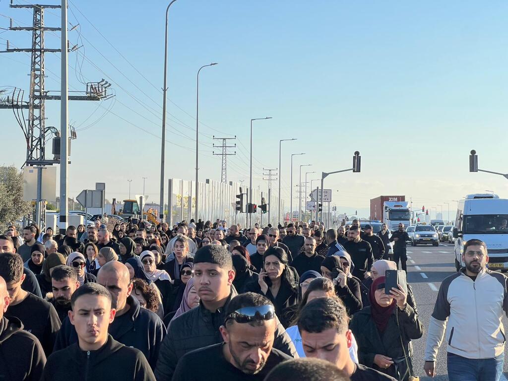 جانب من التظاهرة الإحتجاجية في المزرعة 