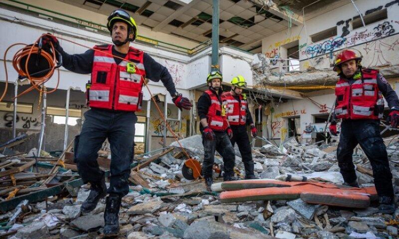 تمرين على هزة أرضية في إسرائيل