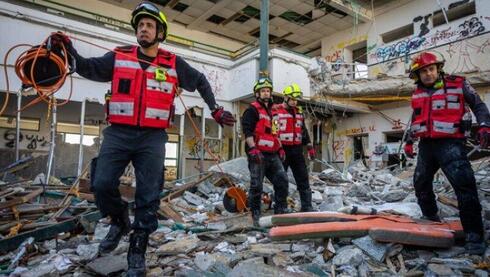 تمرين على هزة أرضية في إسرائيل