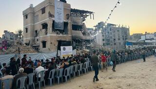 إفطار جماعي في رمضان بدعم من حملة فكر بغزة