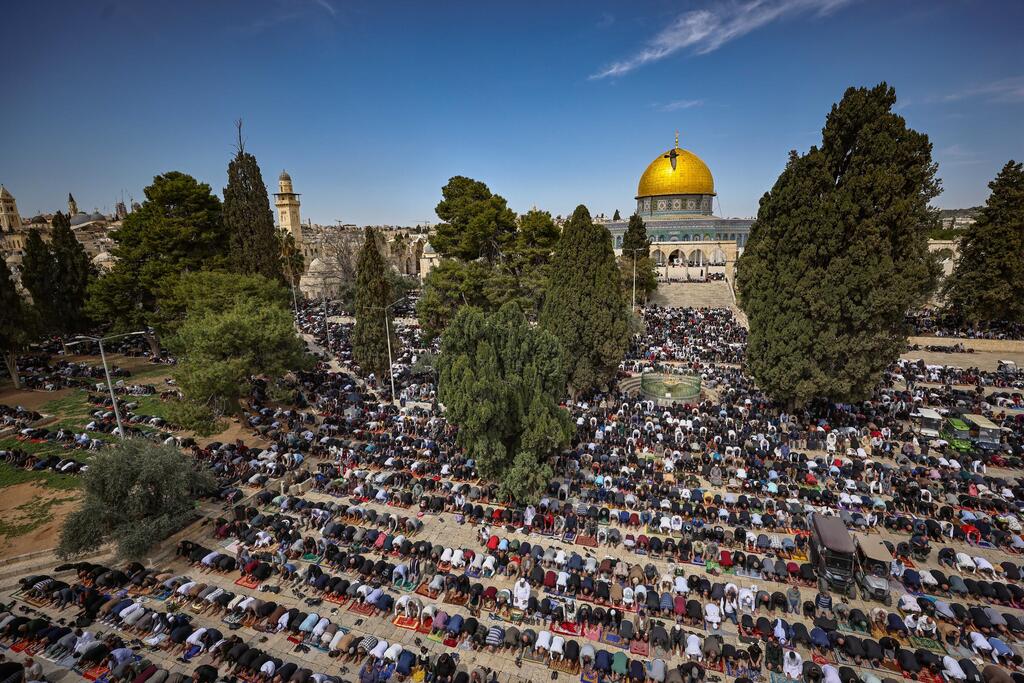 صلاة الجمعة الثانية من رمضان في المسجد الأقصى