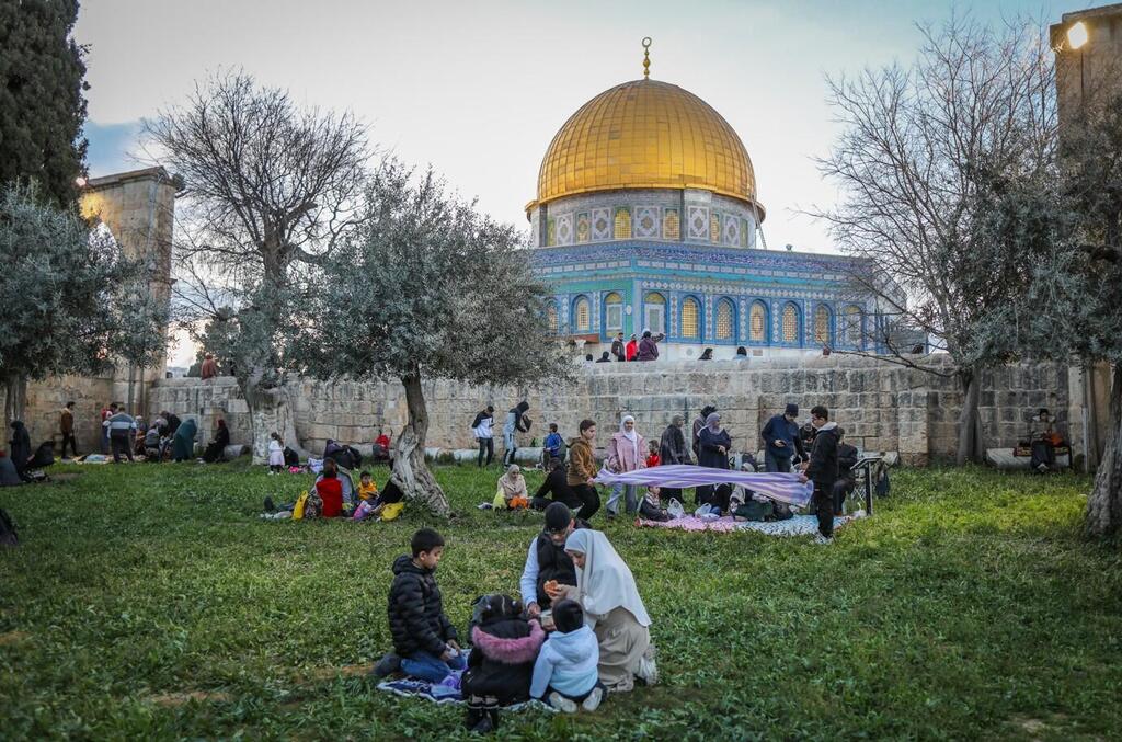 مائدة الافطار في شهر رمضان المسجد الاقصى