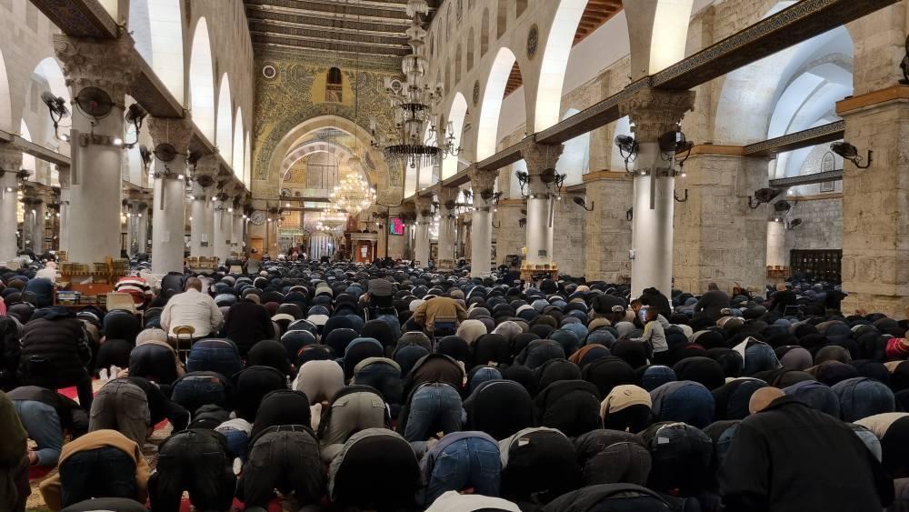 صلاة العشاء والتراويح في المسجد الأقصى