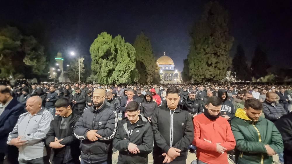 صلاة العشاء والتراويح في المسجد الأقصى
