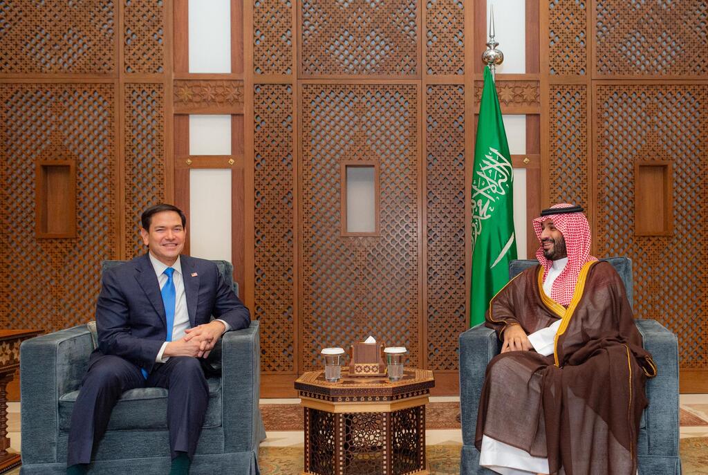 ولي العهد بن سلمان في استقبال وزير الخارجية الأمريكي