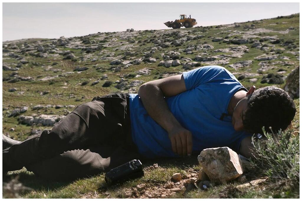 من فيلم لا أرض أخرى