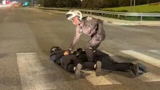 فيديو يوثق لحظة اعتقال مشتبه به مسلحا يشبته بأنه كان بطريقه لتنفيذ جريمة إطلاق نار في عكا