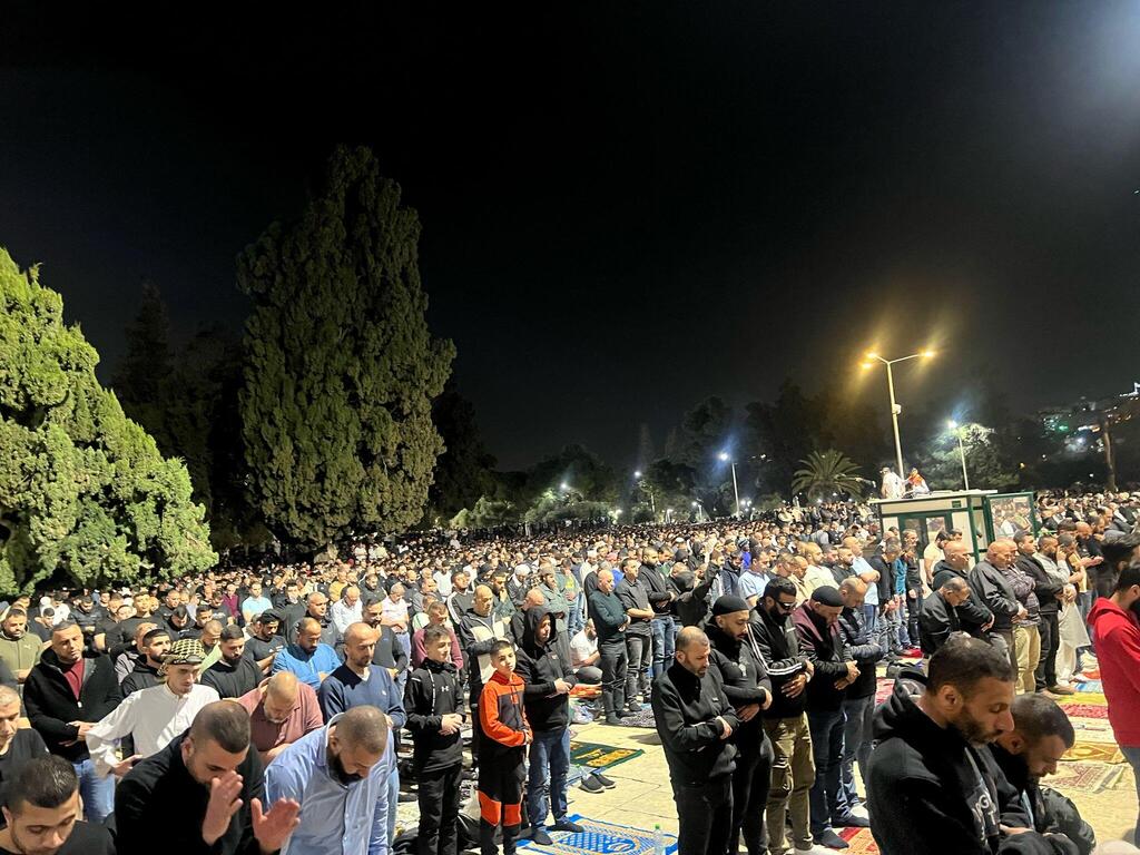 صلاة التراويح في المسجد الأقصى