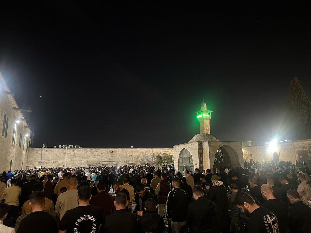 صلاة التراويح في المسجد الأقصى