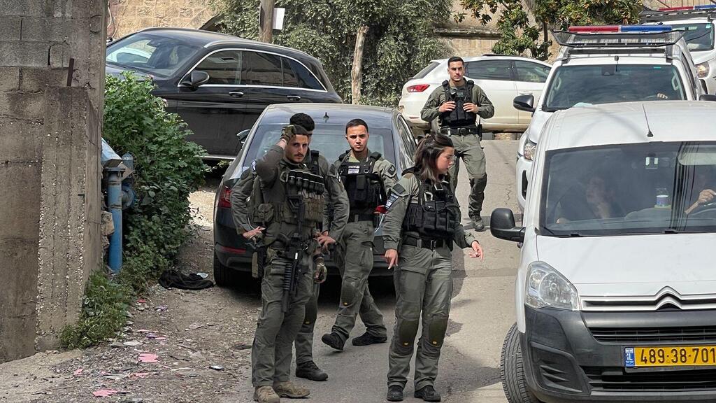 الشرطة تنتشر في قلب البلدة القديمة في عرابة