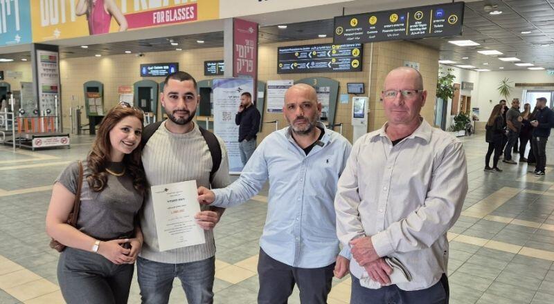 ريان أبو يوسف من بلدة يركا هو المسافر رقم مليون منذ مطلع العام عبر الحدود البرية لمصر والأردن