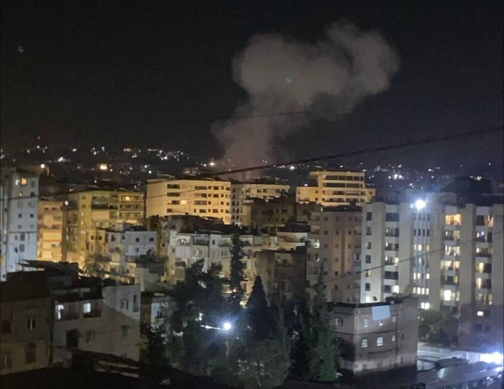 اغتيال قيادي في حماس وشخصين آخرين بغارة على مدينة صيدا