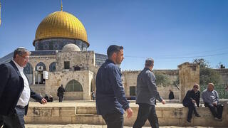 وزير الأمن القومي ايتمار بن غفير يقتحم المسجد الاقصى