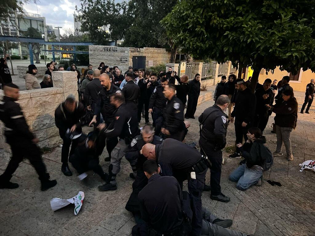 الشرطة تقمع مظاهرة في حيفا ضد الحرب على غزة: خمسة معتقلين على الأقل