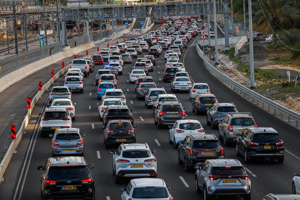 حركة سير في شارع ايالون