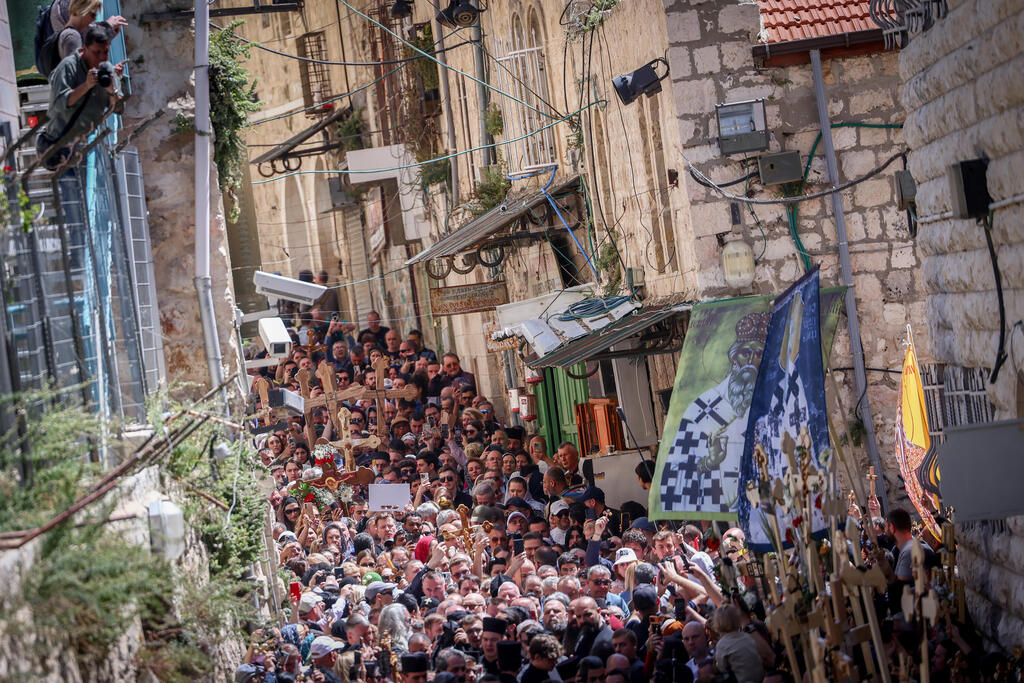المسيحيون يحيون درب الآلام ضمن الجمعة الحزينة في القدس