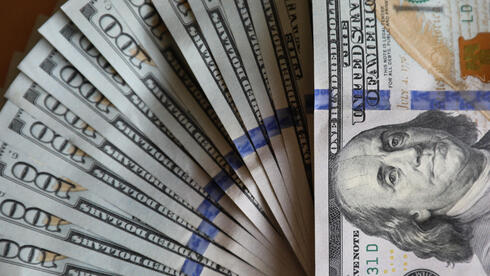 أوراق نقدية من فئة 100 دولار