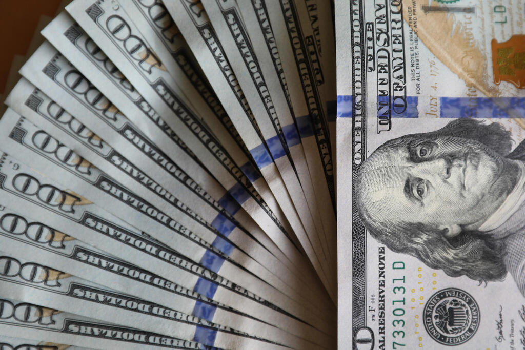 أوراق نقدية من فئة 100 دولار
