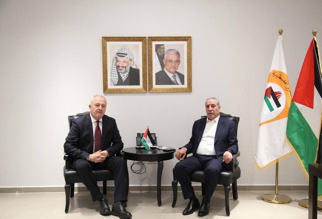 نائب رئيس السلطة الفلسطينية حسين الشيخ