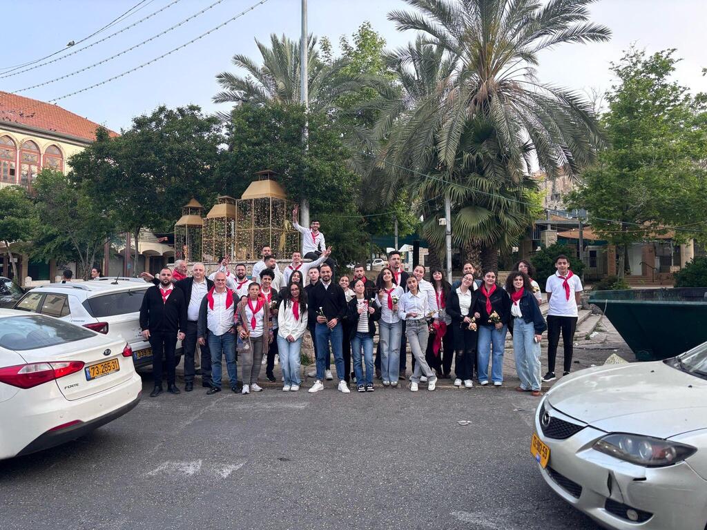 الشبيبة الشيوعية والجبهة يحيون يوم العمال