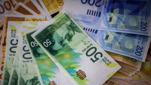 تحذيرات من رفع ضرائب جديدة