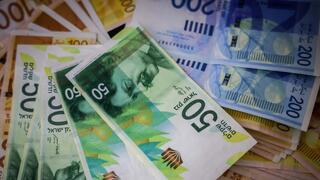 تحذيرات من رفع ضرائب جديدة