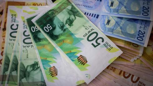 تحذيرات من رفع ضرائب جديدة