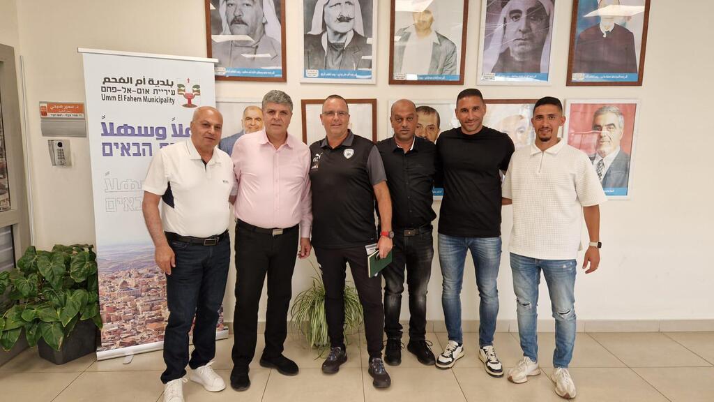 مدرب المنتخب يزور أم الفحم