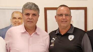 مدرب المنتخب يزور أم الفحم