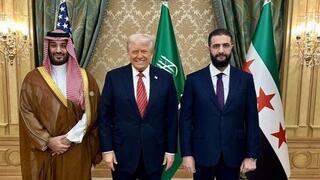 الرئيس السوري الشرع مع ترامب وولي العهد محمد بن سلمان