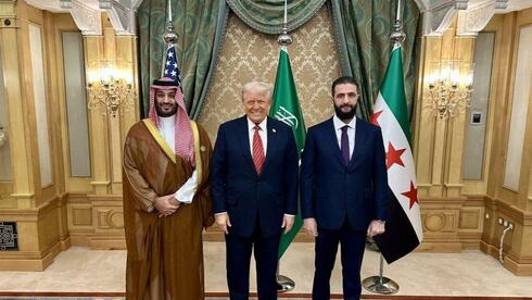 الرئيس السوري الشرع مع ترامب وولي العهد محمد بن سلمان