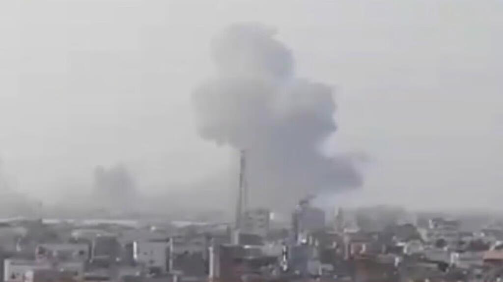 غارات إسرائيلية مكثفة على موانئ يمنية