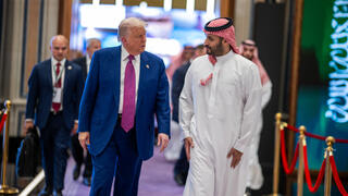 الرئيس دونالد ترامب يمع ولي العهد السعودي الأمير محمد بن سلمان آل سعود
