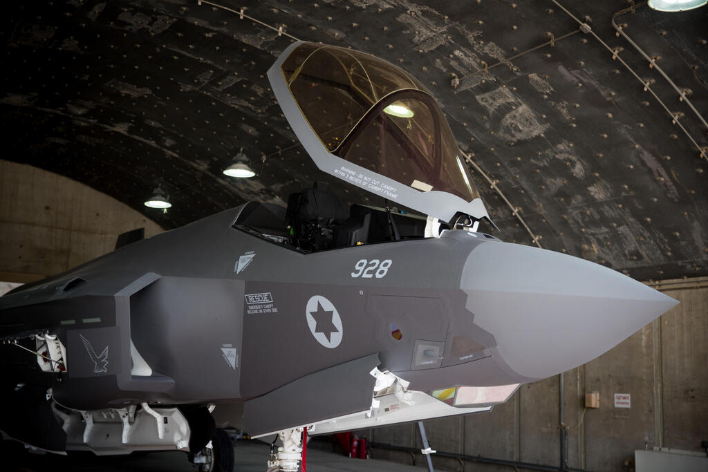 F35