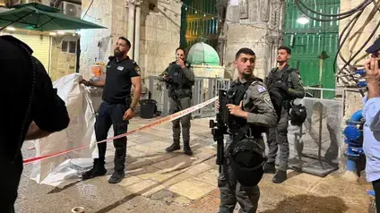 إصابة شرطي بعملية طعن في القدس القديمة وإطلاق النار على المنفذ