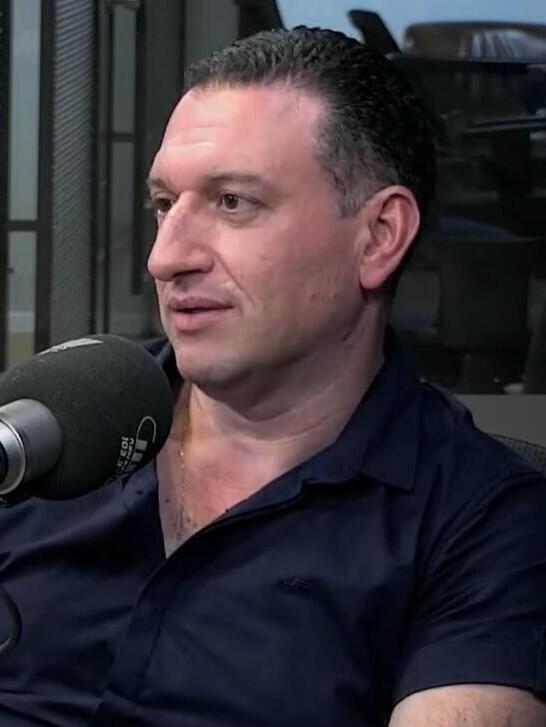 الدكتور إلياس حداد، أخصائي جراحة العظام والعمود الفقري (راديو الناس) الدكتور إلياس حداد، أخصائي جراحة العظام والعمود الفقري