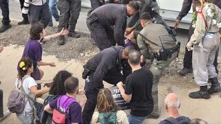 اعتقالات خلال مظاهرة قرب حدود غزة للمطالبة بوقف الحرب