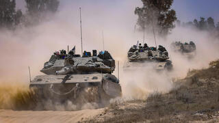 قوات الجيش الاسرائيلي على الحدود مع غزة