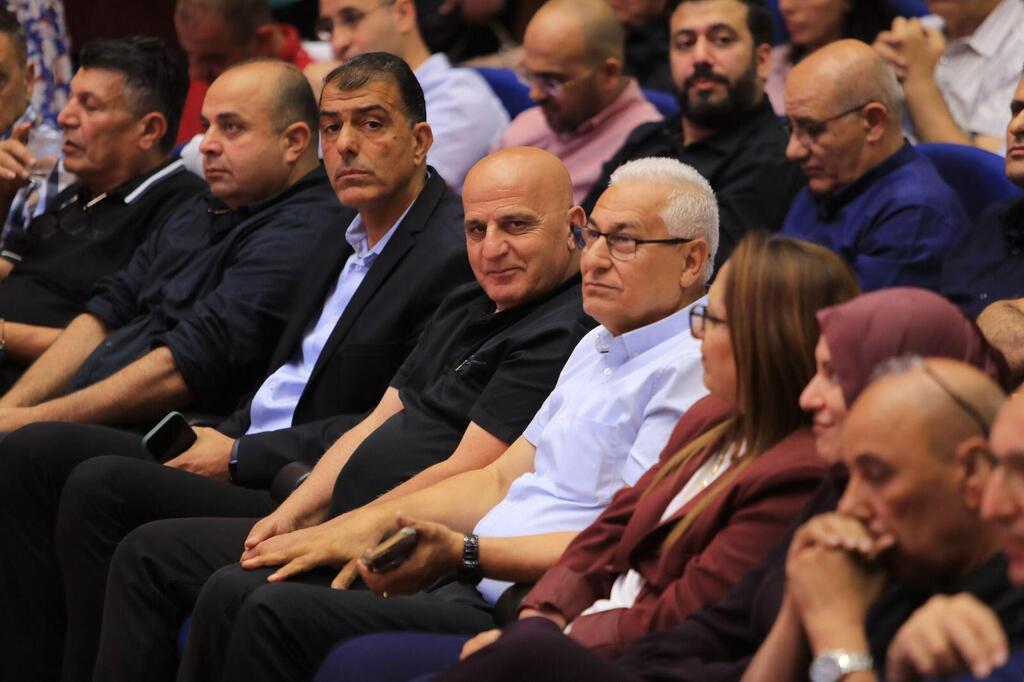 النائب ياسر حجيرات يشارك في أولمبياد العلوم والأبحاث القطرية ويشيد بتميّز الطلاب العرب (المكتب البرلماني) النائب ياسر حجيرات يشارك في أولمبياد العلوم والأبحاث القطرية ويشيد بتميّز الطلاب العرب