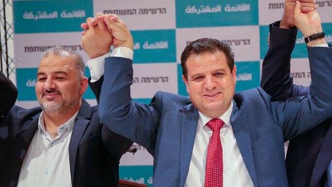 النائبَين منصور عباس وأيمن عودة